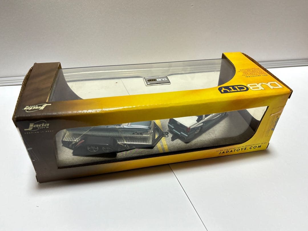DUB CITY 1/64 エスカレード キャデラック