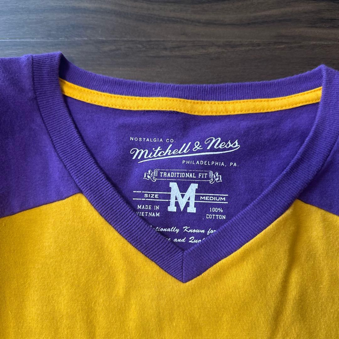 Los Angeles Lakers VネックTシャツ Mサイズ