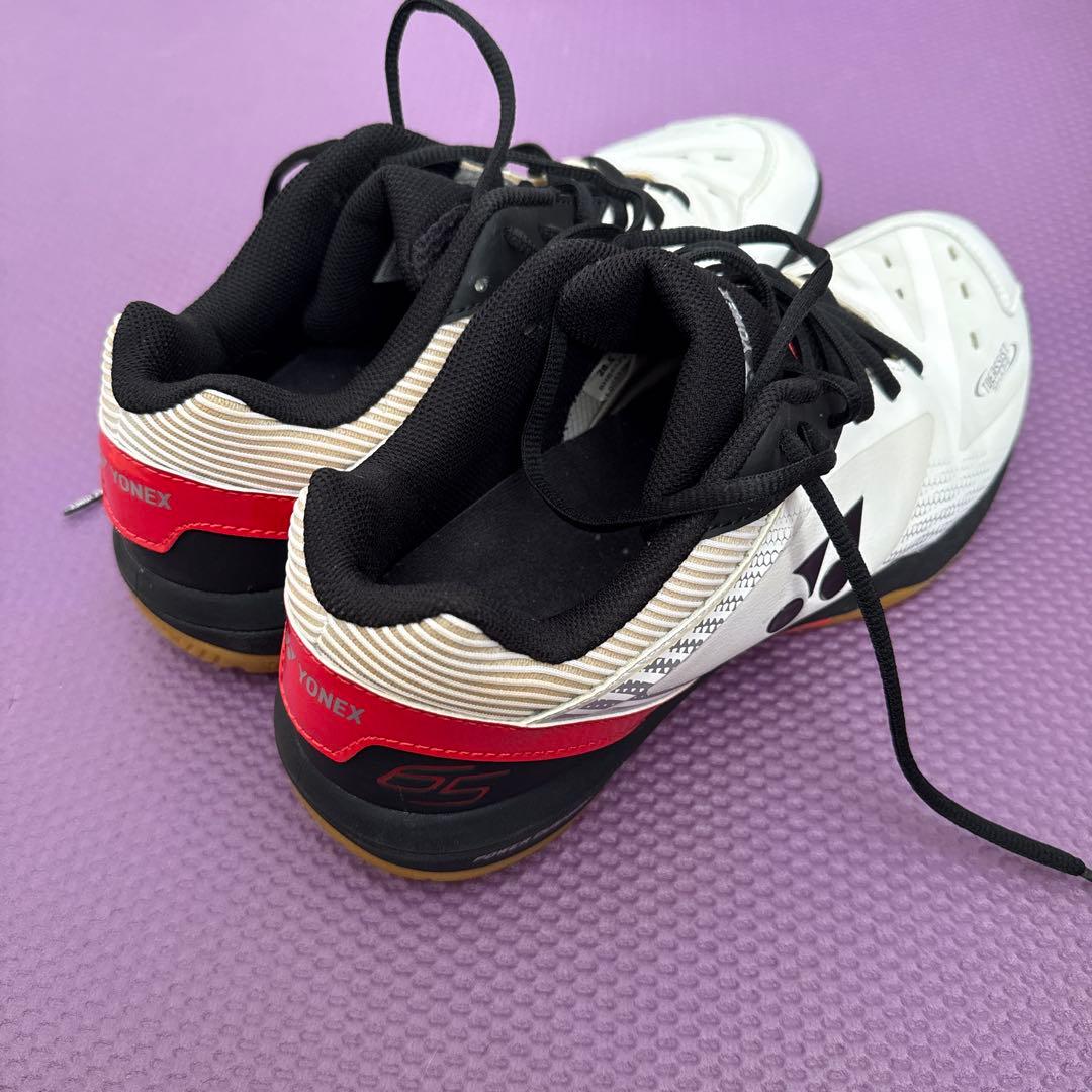 YONEX パワークッション 65Z 白＆赤カラー サイズ28.5cm 美品