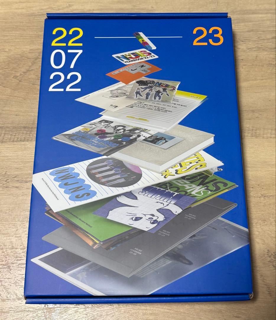 【新品】　NEWJEANS YEARBOOK 22-23