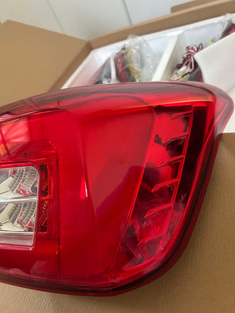 アクセサリー Valenti Jewel LED Tail Lamp Revo