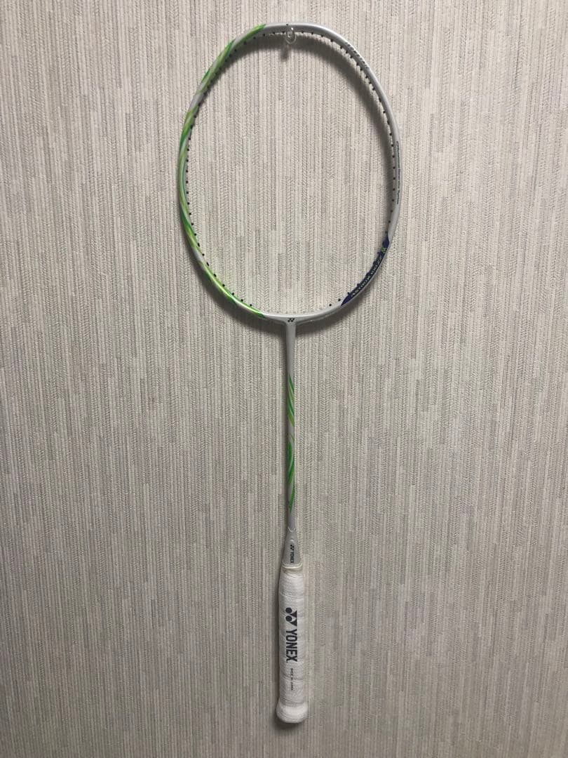 YONEX アストロクスAX100ZZ VA 4U5 新品未使用