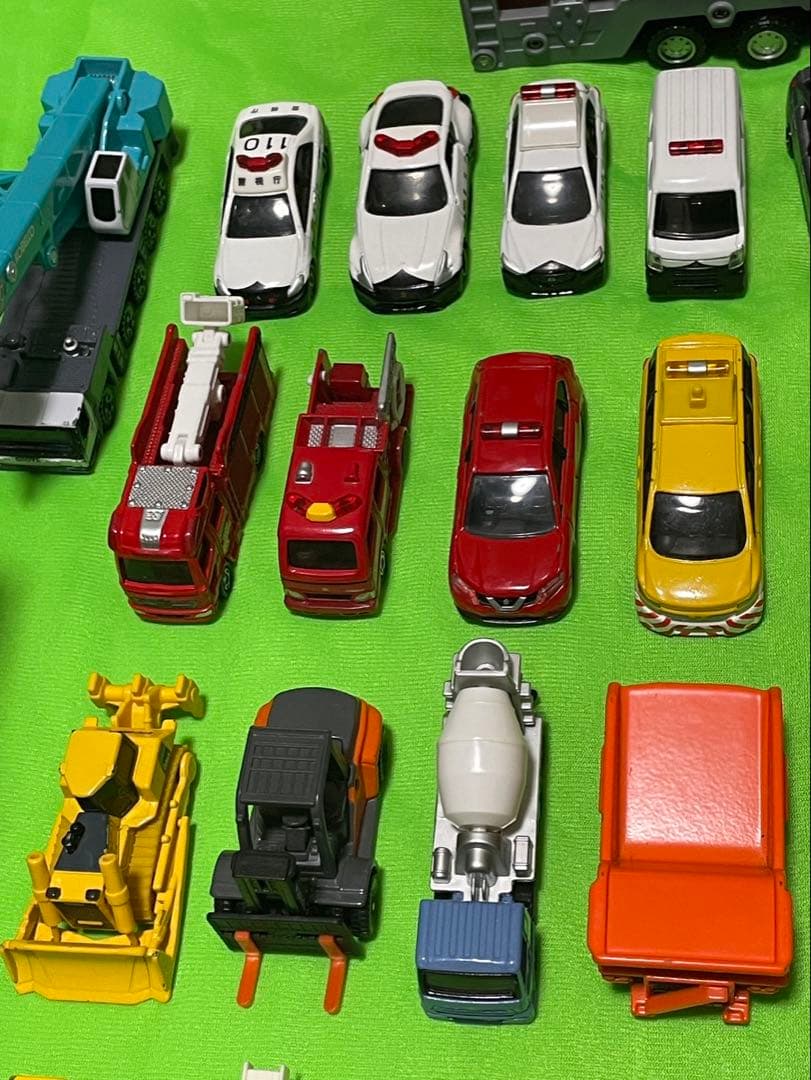 トミカ57台　まとめ売り　おかたづけコンボイ　キャリアカー　パーキングケース付き