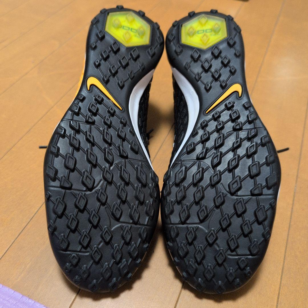 ナイキ サッカーシューズ ハイカット オレンジ黒