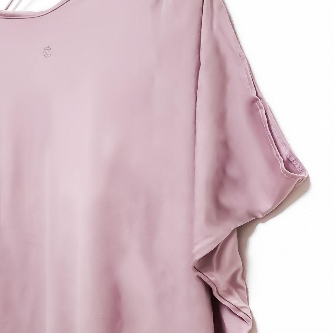 suria カップ付きトップス ヘムフィット ＊ ヨガウェア ダンス Tシャツ