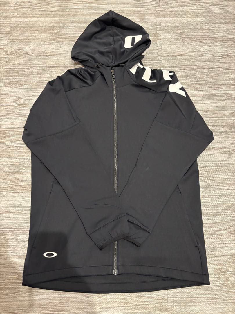 【新品未使用】OAKLEY オークリー トレーニングジャケット BLACKOUT