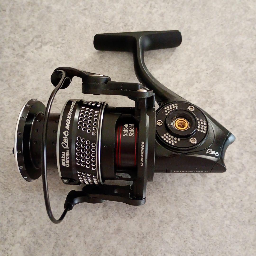 Revo MGXtreme スピニングリール 2500MSH