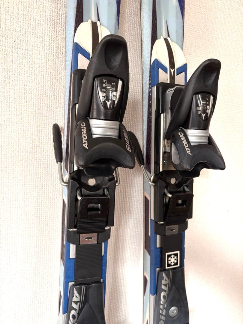 美品　Atomic スキー 165cm ビンディング付き