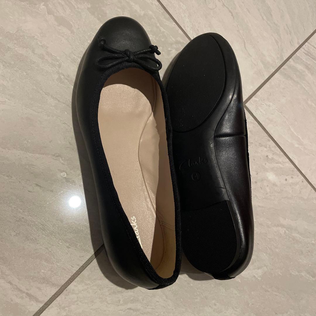 Clarks 黒　バレエシューズタイプ