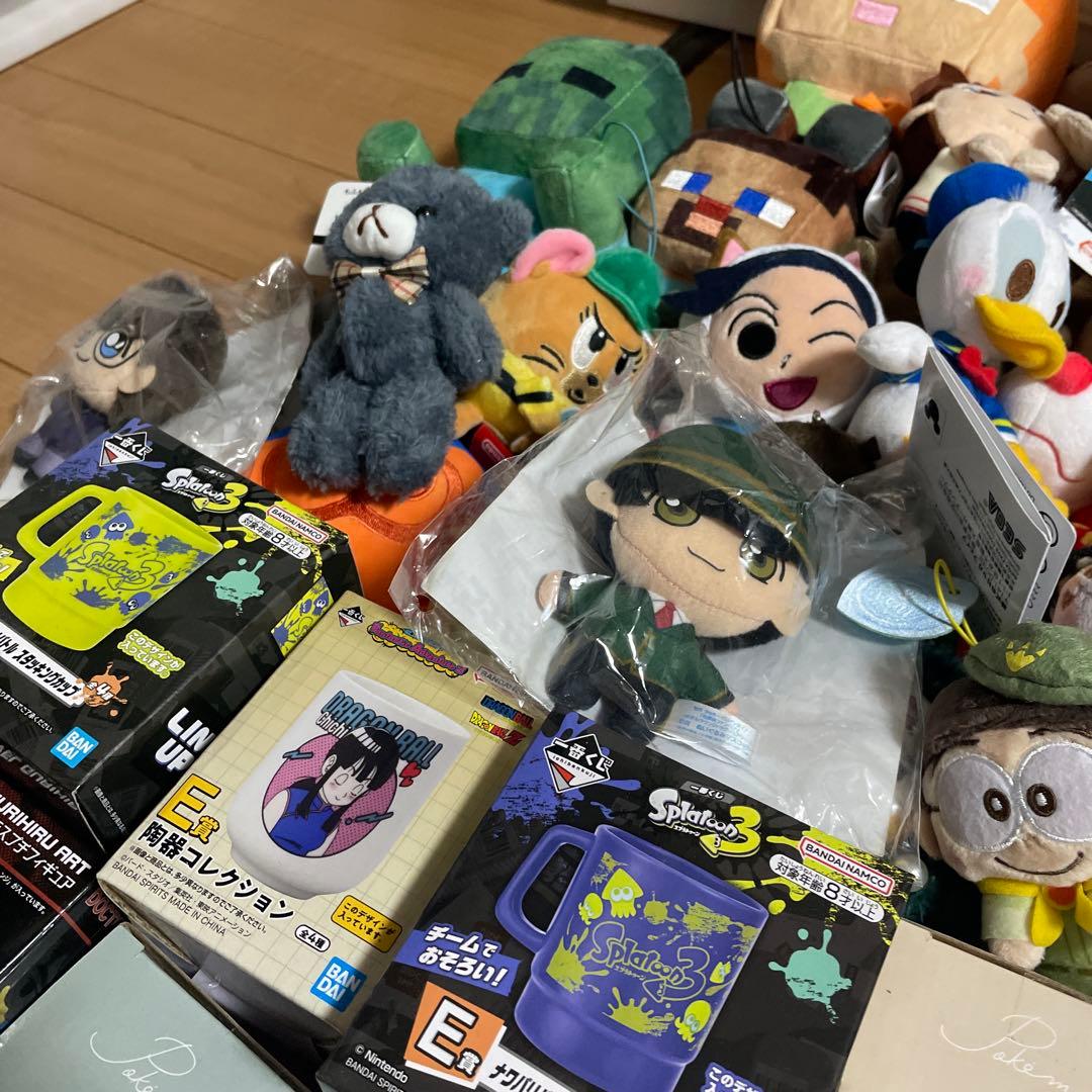キャラクターグッズ　おもちゃ　まとめ売り　大量120サイズ