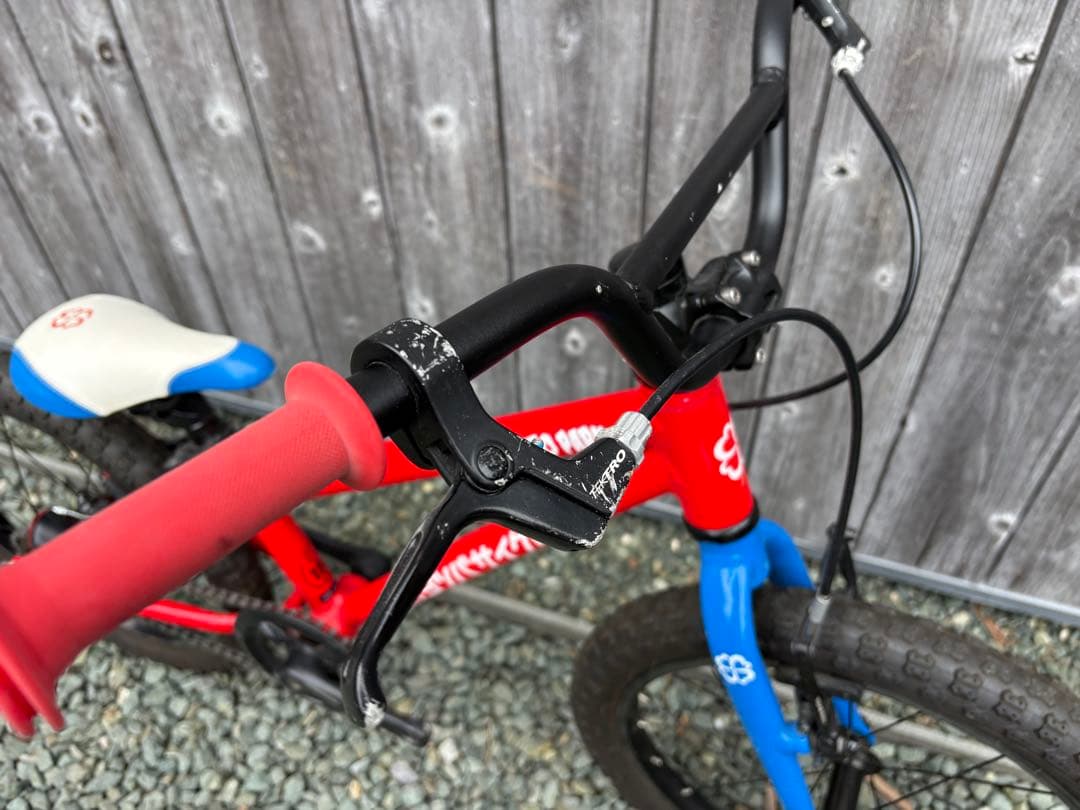 ヨツバサイクル18インチ 赤