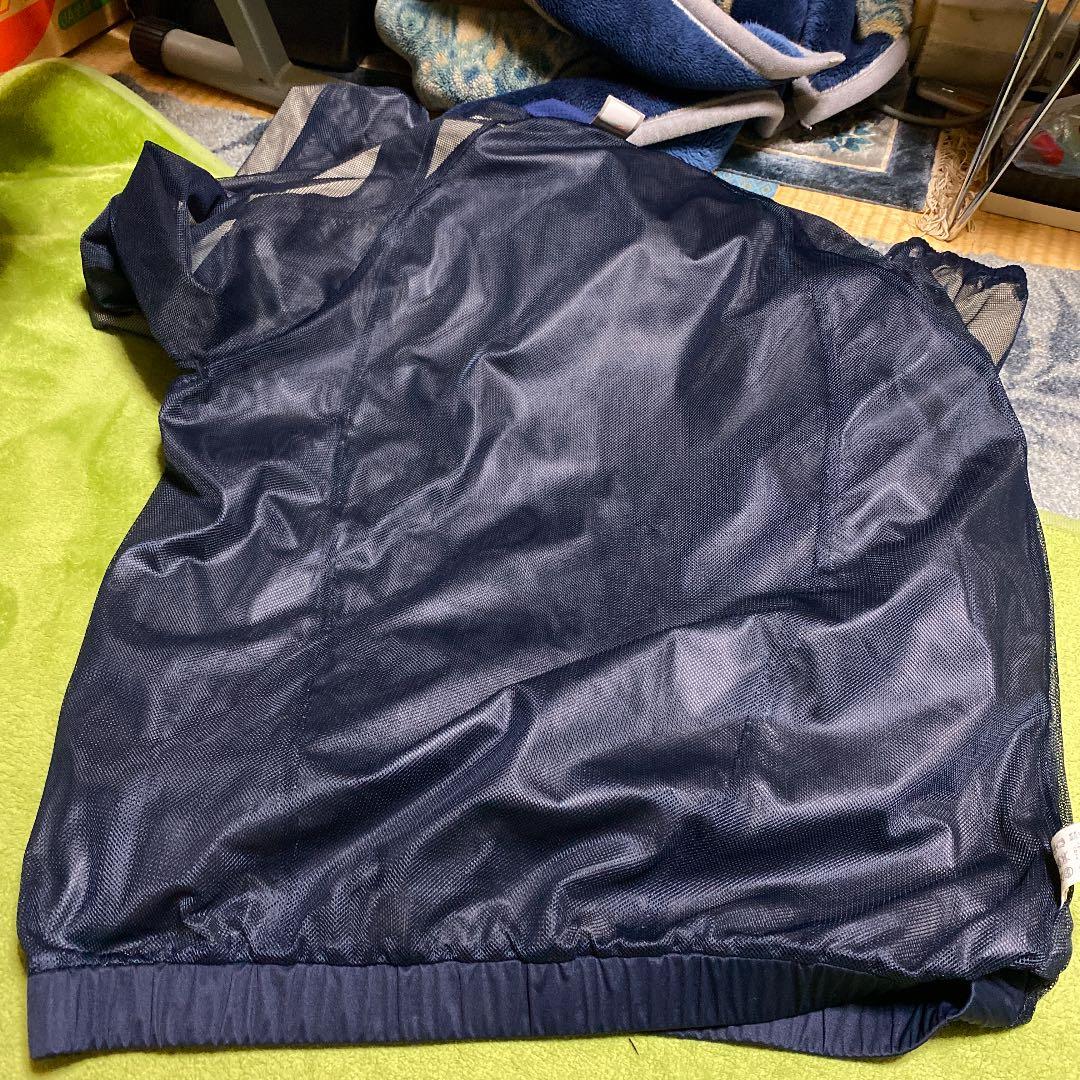 15年ほど前に買いました。10回以上は着てますが、保存状態はとても良いです。