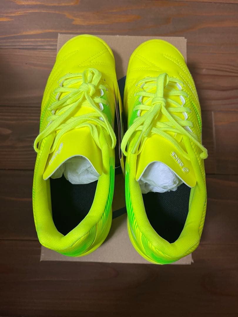 【新品】アシックス　asics トレシュー ウルトレッツァ 21.5cm