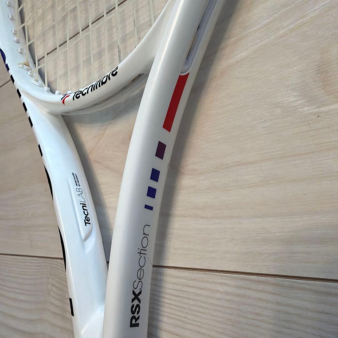 Tecnifibre Tight 270 硬式用ラケット G2