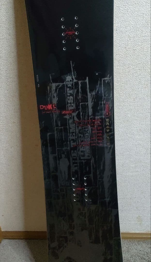 スノーボード板　デューク　DU-KE 型番154130004