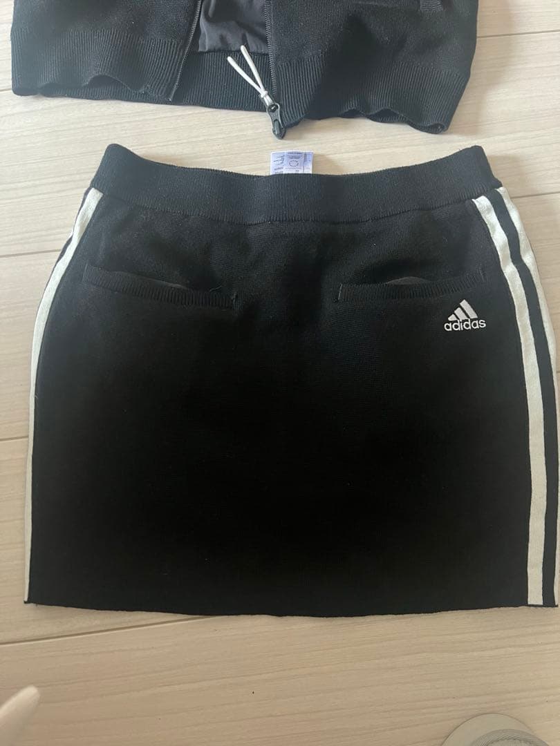 adidas ニット上下セット XS 黒　スカート