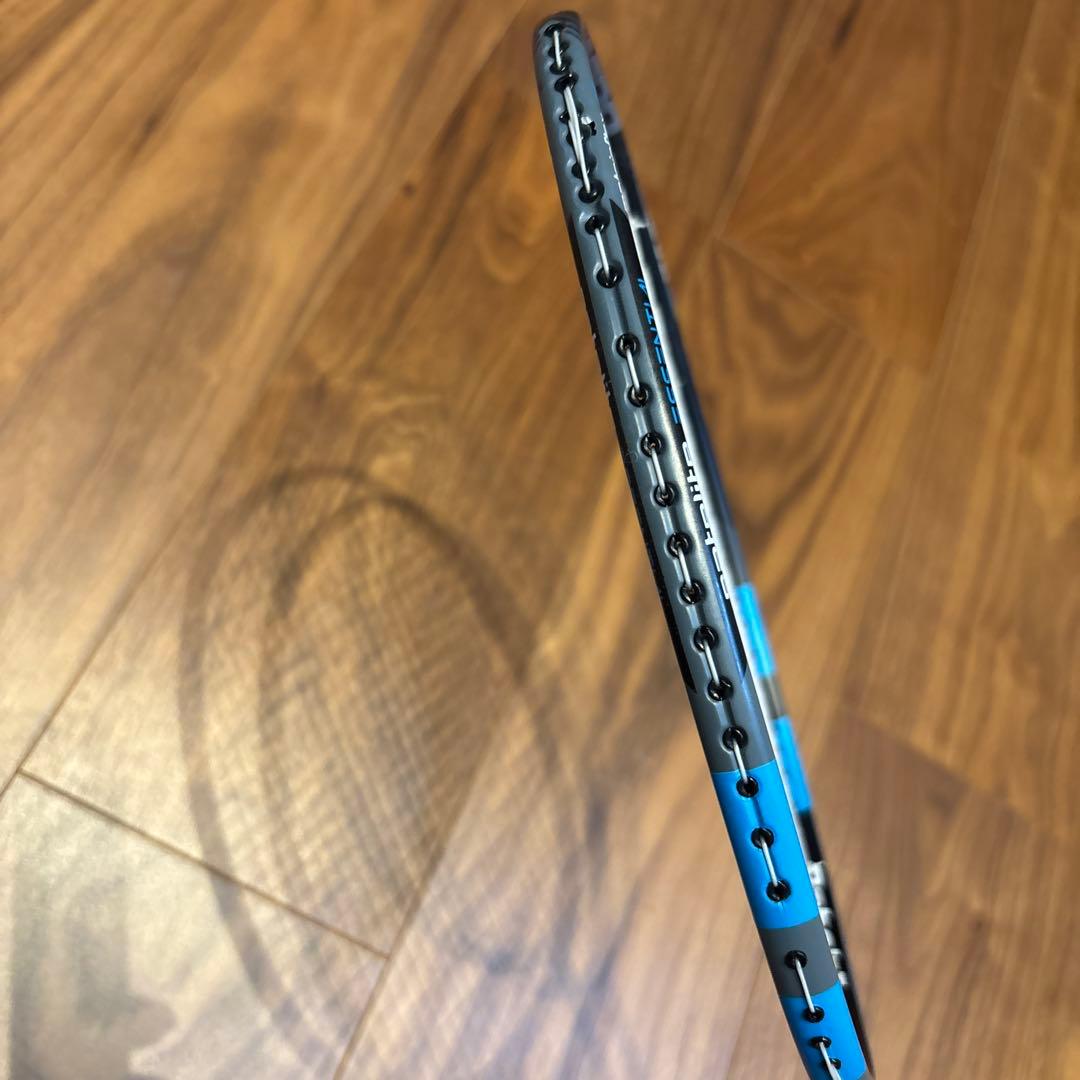 美品　バボラ　サテライト　エッセンシャル　4UG5 バドミントン　ラケット