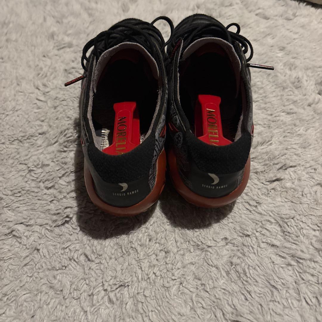 Mizuno Morelia サッカーシューズ 黒/赤