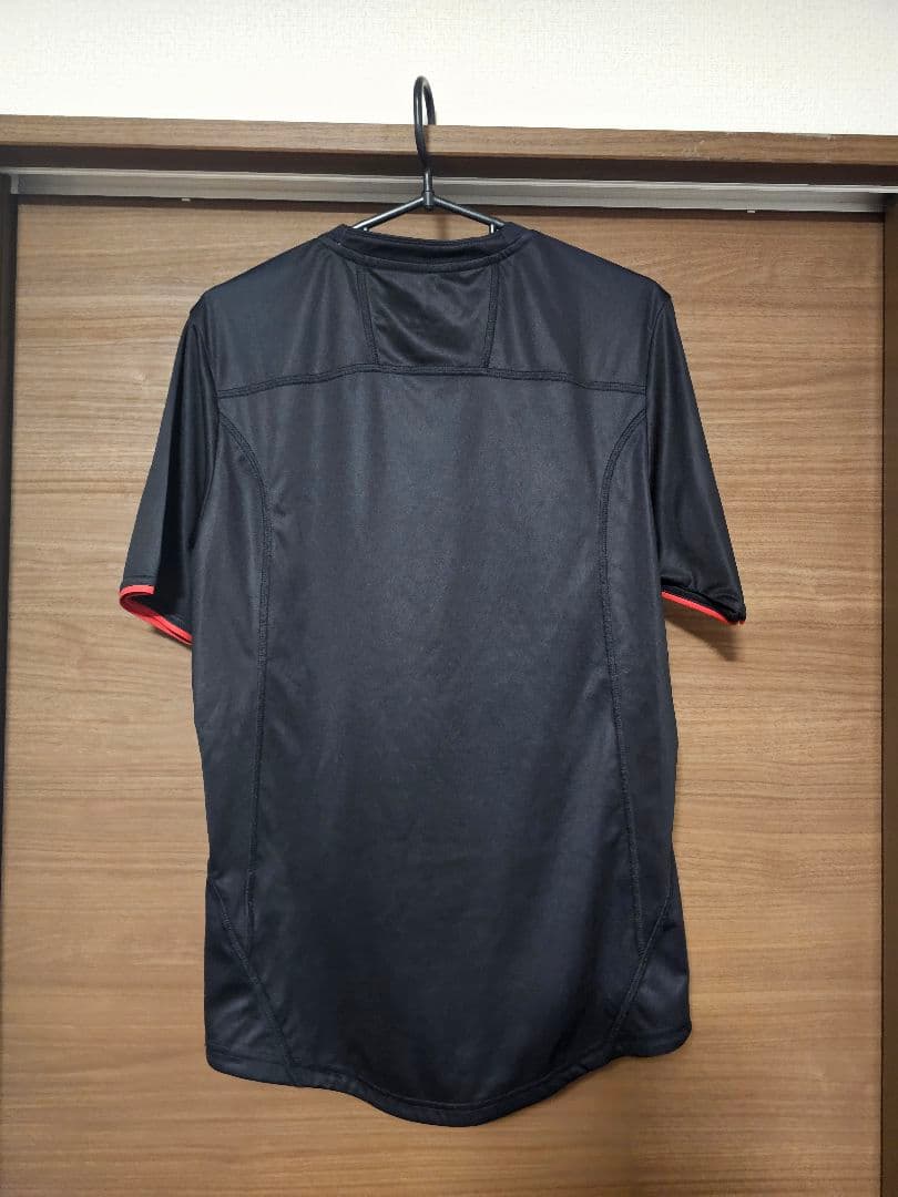 レッズ　トレーニングTシャツ