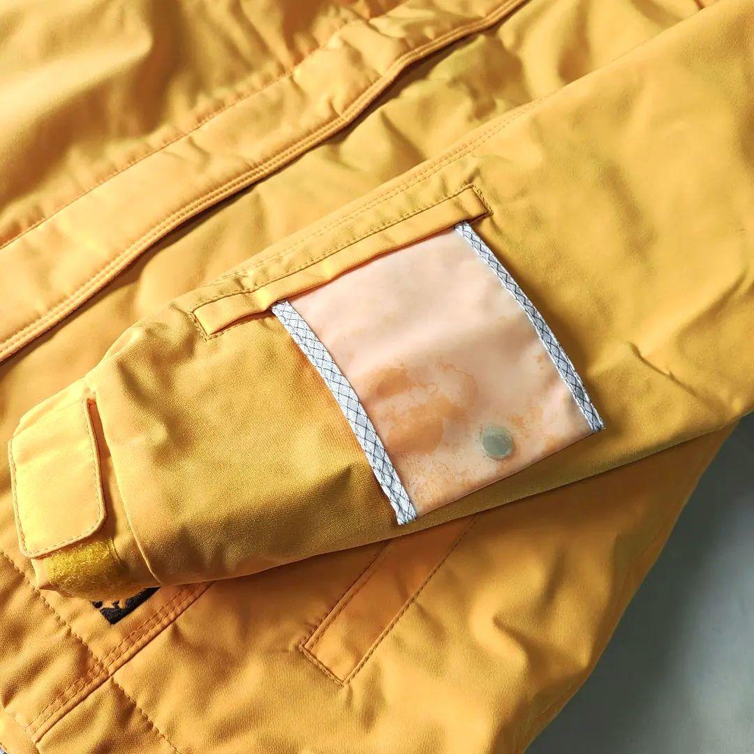 【美品】DESCENTE　デサント　スノボー　スキーウェア　イエロー　レディース