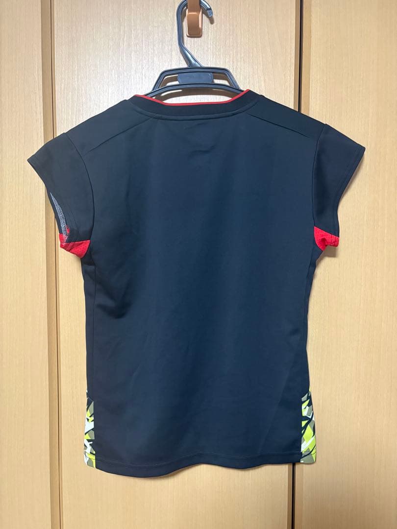 YONEX テニス Tシャツ 黒/赤/黄 レディース　Oサイズ