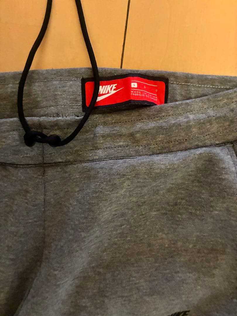 Nike グレー テックフリース　M Ｌサイズ 人気モデル