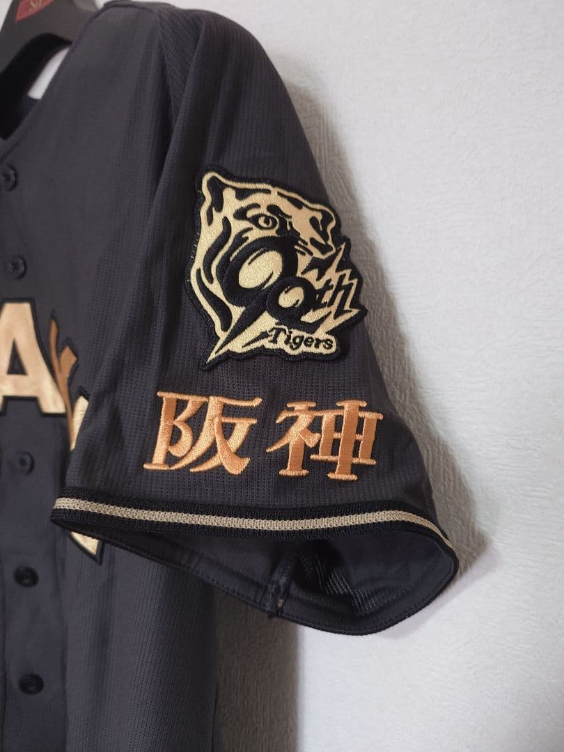 阪神タイガース 近本光司 ブラックダイナマイト ユニフォーム 黒ユニ ミズノ M