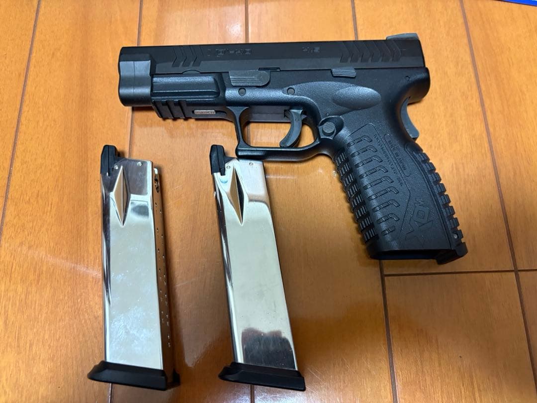 XDM40ガスガン マガジン2本付き