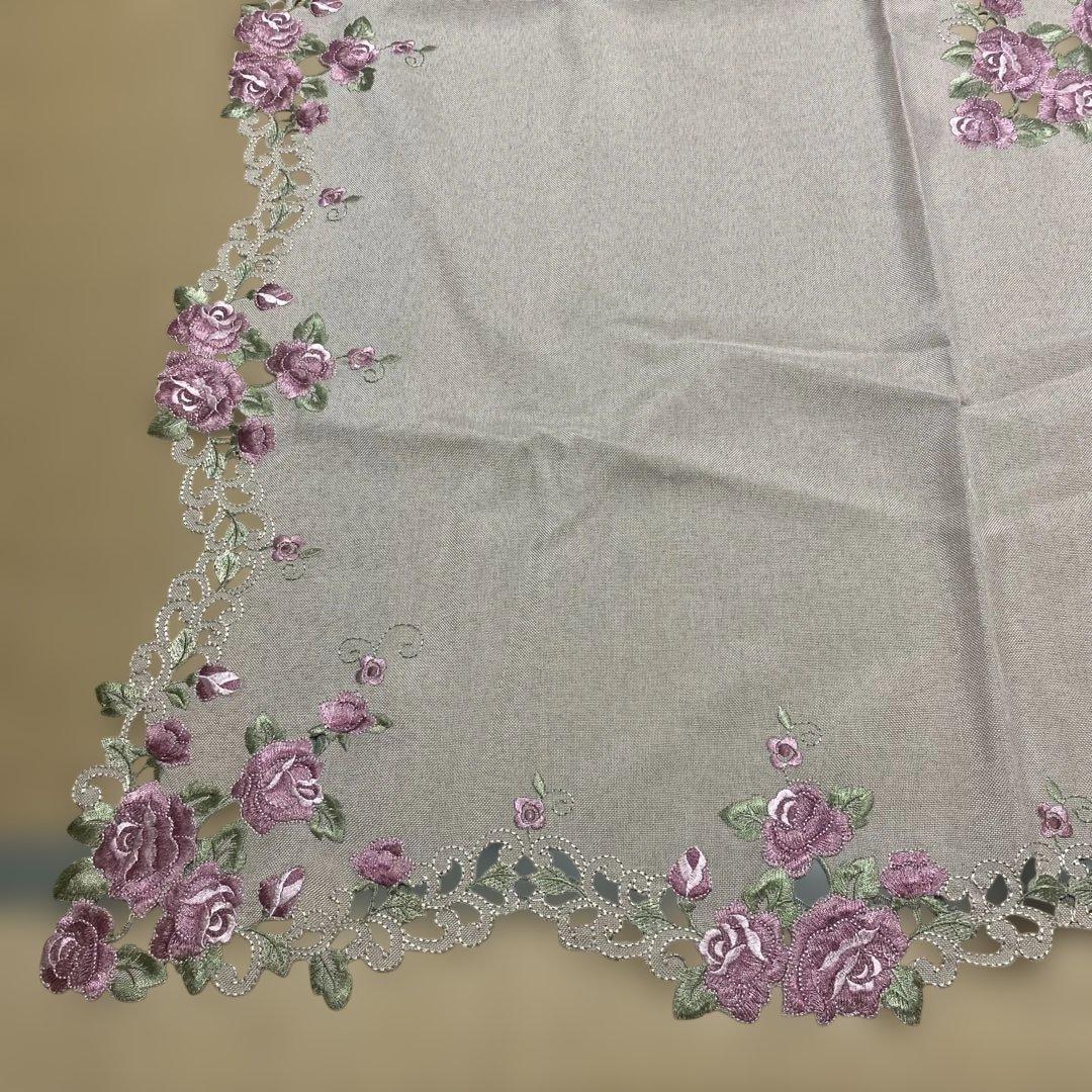 新品未使用　薔薇柄刺繍テーブルクロス 大判　130cm✖️215cm