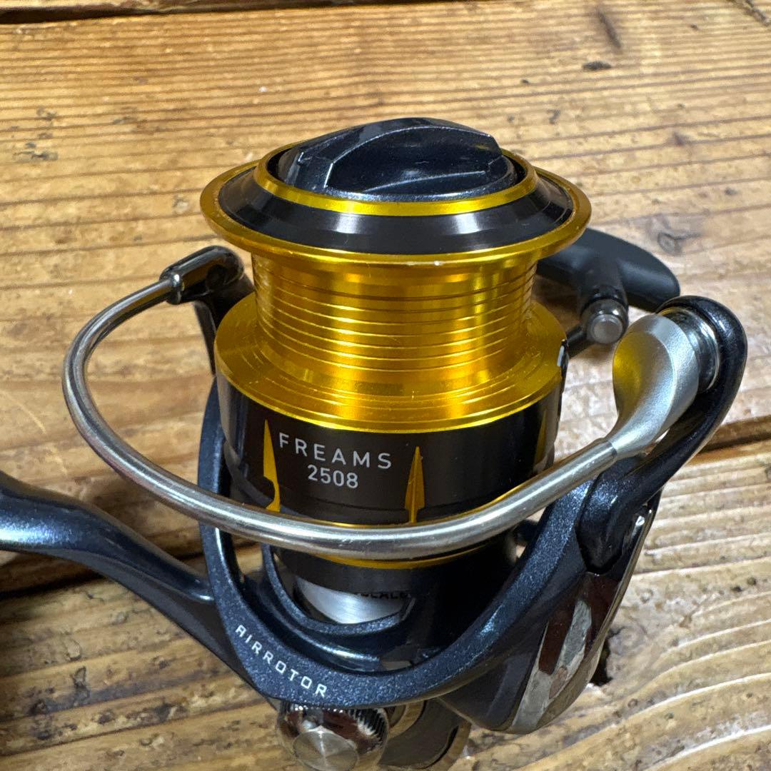 15 ダイワ　フリームス 2508 Daiwa FREAMS スピニング　バス