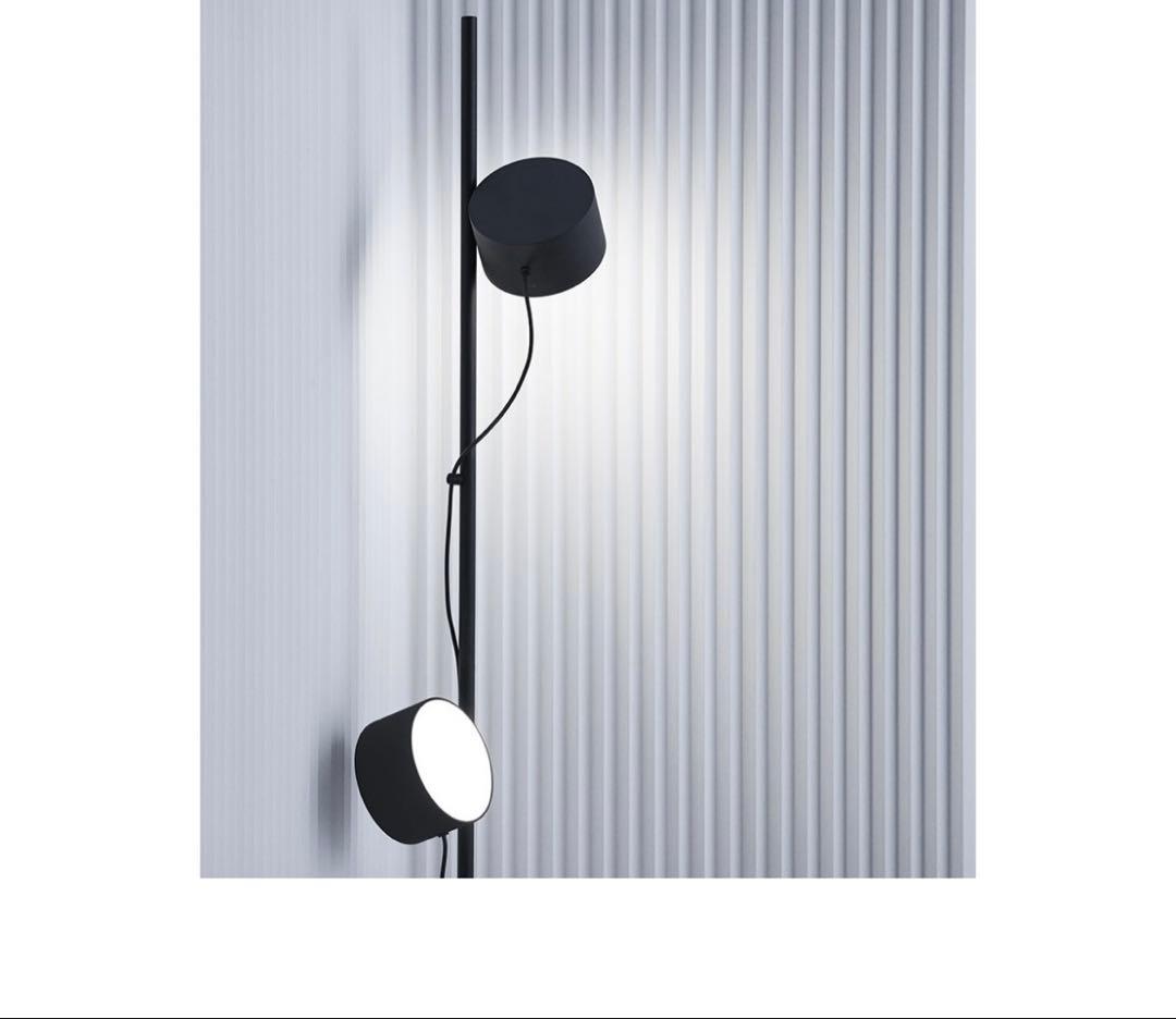 Muuto ポストフロアランプ　Post floor lamp black