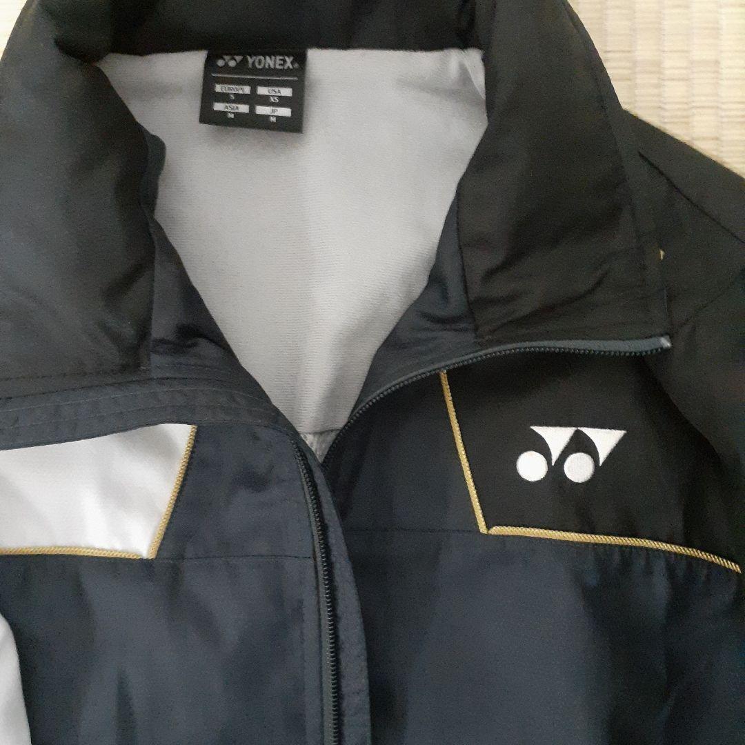 美品　YONEX ウォームアップウェア Mサイズ 黒/白　上下セット