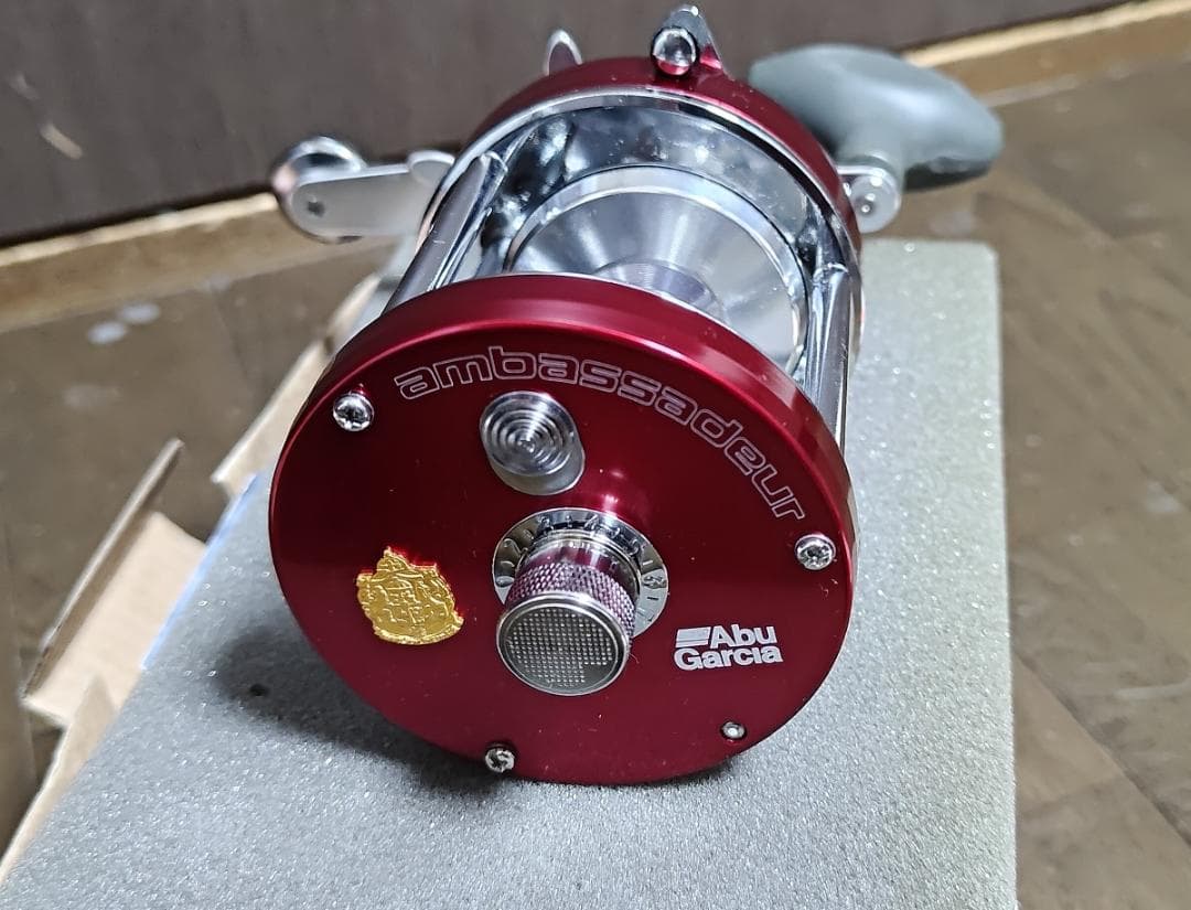 新品未使用☆アブ アンバサダー7000i　レッド☆Abu Ambassadeur