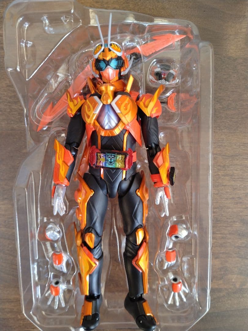 S.H.Figuarts　仮面ライダーファイヤーガッチャード　デイブレイク