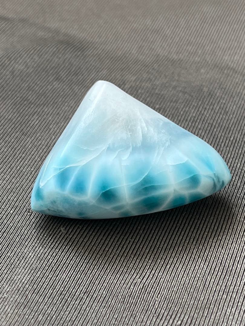 天然石☆ラリマー原石①４０mm×２９ｍｍ☆濃いブルーの海のように美しい模様！！