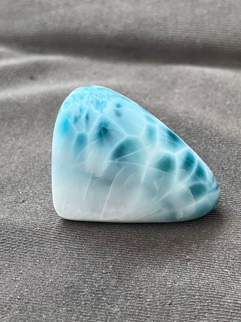 天然石☆ラリマー原石①４０mm×２９ｍｍ☆濃いブルーの海のように美しい模様！！