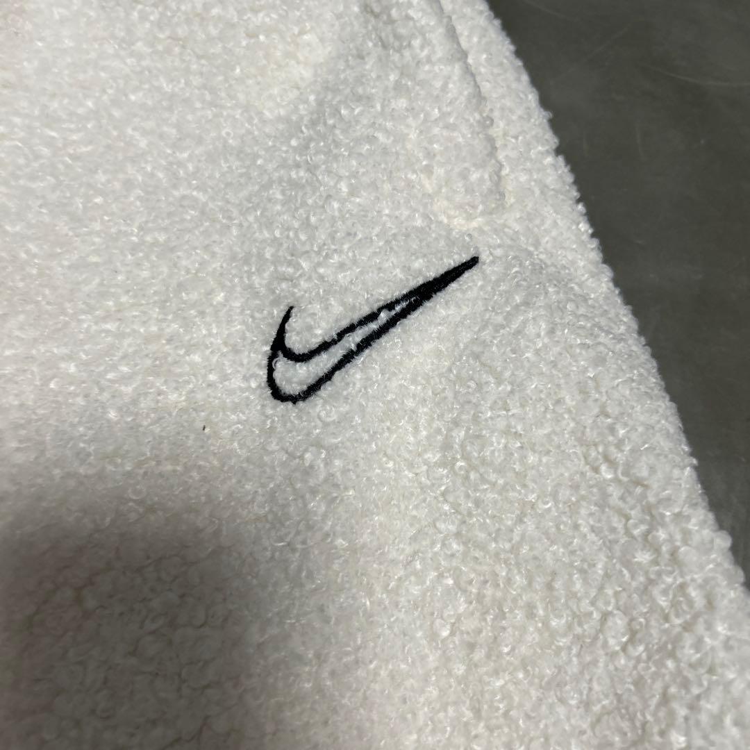 Nike フリース ショートパンツ ホワイト　　　　メンズMサイズ