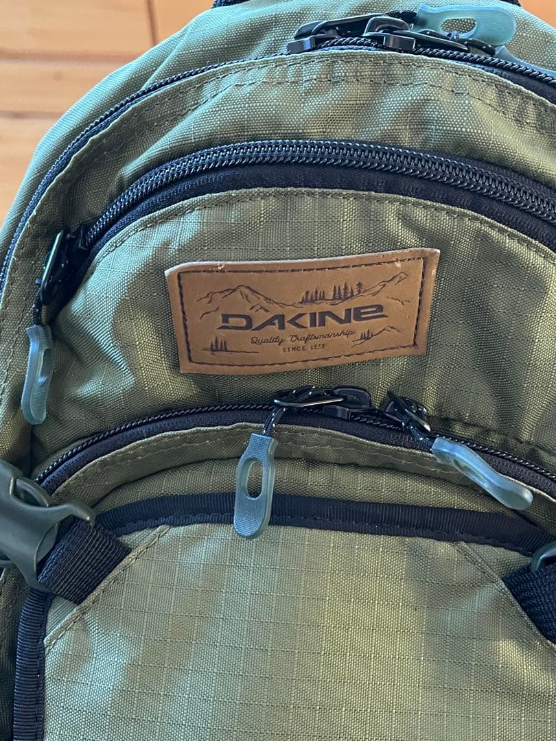 ダカイン DAKINE NOMAD 18Lバックパック マウンテンバイク用