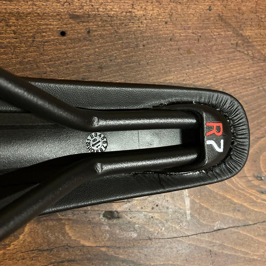 fizik Antares R7 サドル