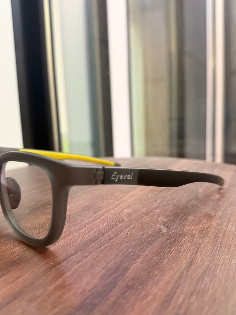 Eyevol ゴルフスポーツメガネ 調光レンズ　グレー/イエロー
