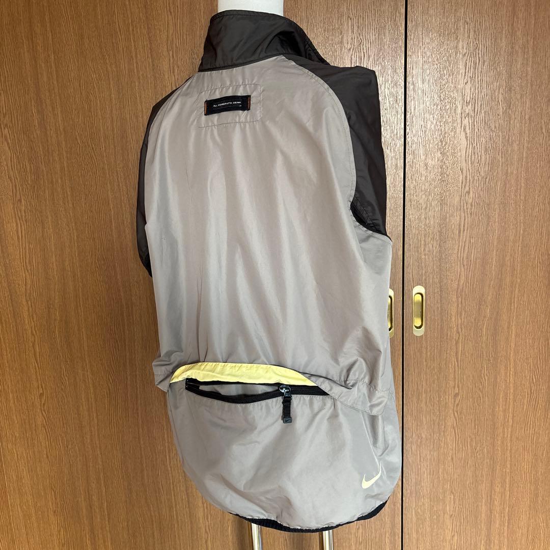 Nike ウィンドブレーカー グレー/ブラック