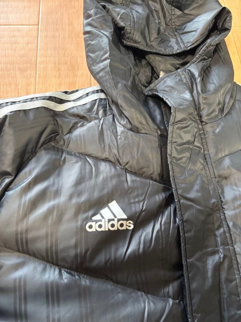 adidas ロングベンチコート