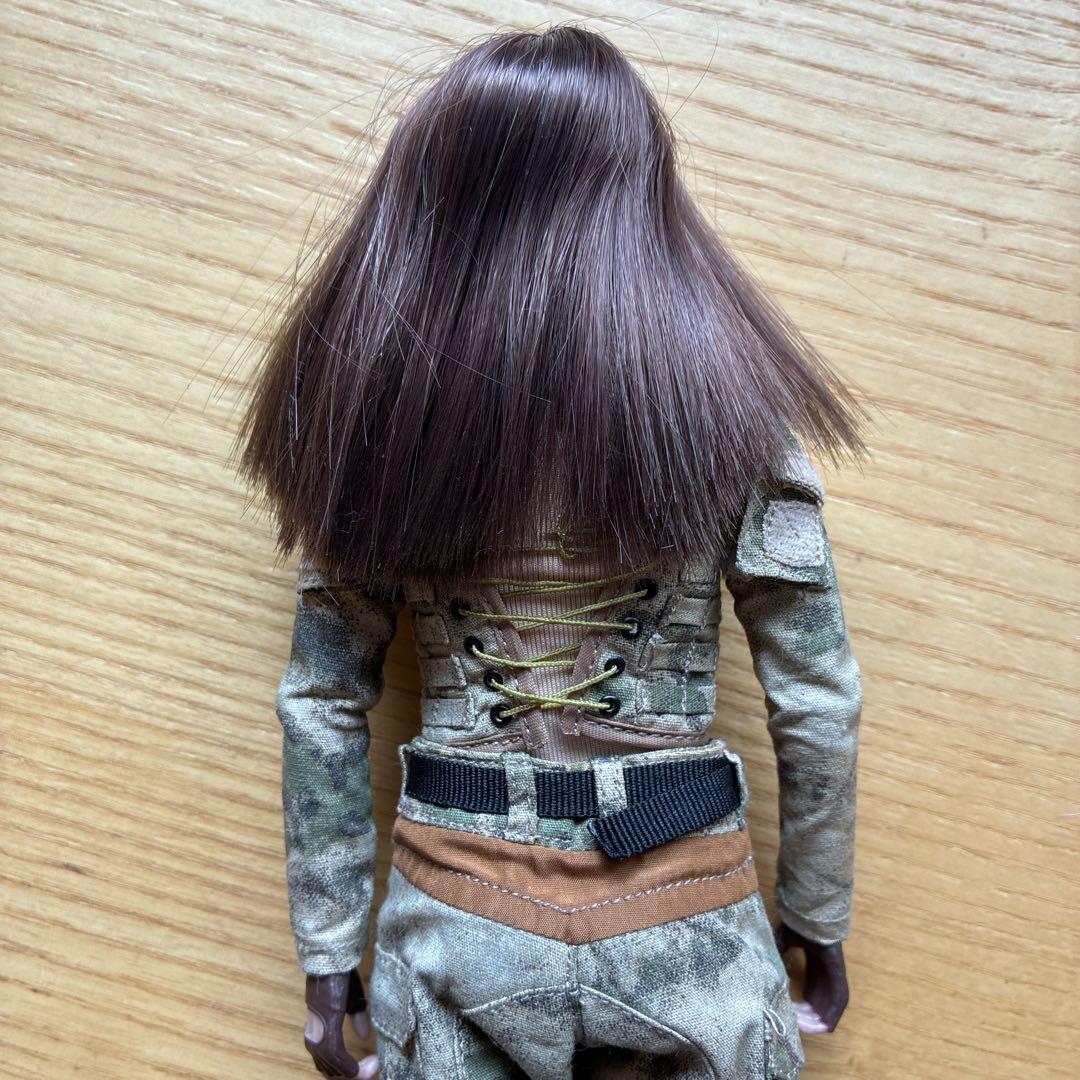 【美品】1/6 ベリークール 女性兵士 フィギュア（ハイブリッド素体）　迷彩