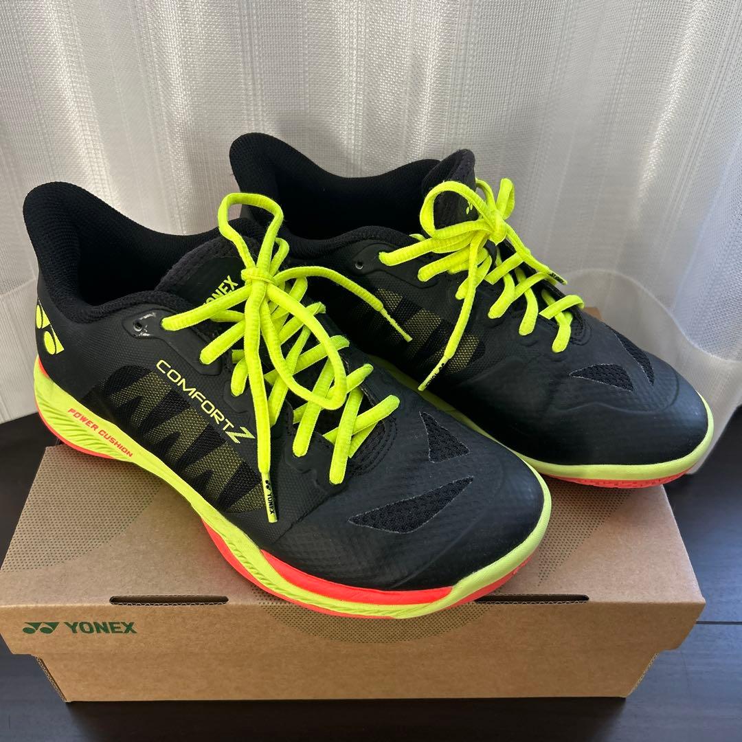 YONEX パワークッション　コンフォートZ 24.5バドミントンシューズ