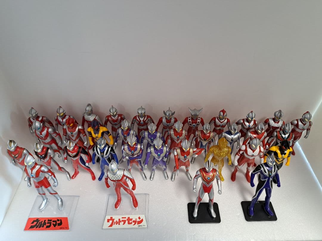 バンダイ「ベストウルトラマン」シリーズ塩ビフィギュア35体