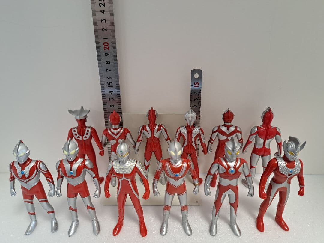 バンダイ「ベストウルトラマン」シリーズ塩ビフィギュア35体