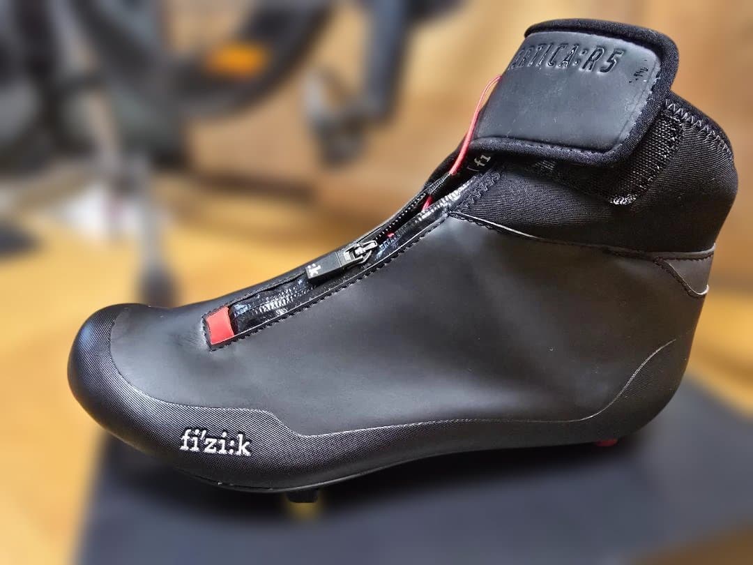 ウェア fi'zi:k ARTICA R5 28cm