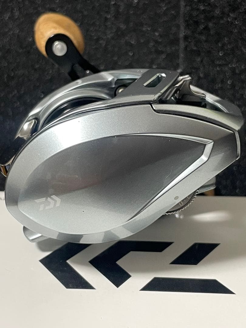 【美品】ダイワ 21 アルファス SV TW 800HL 左巻き
