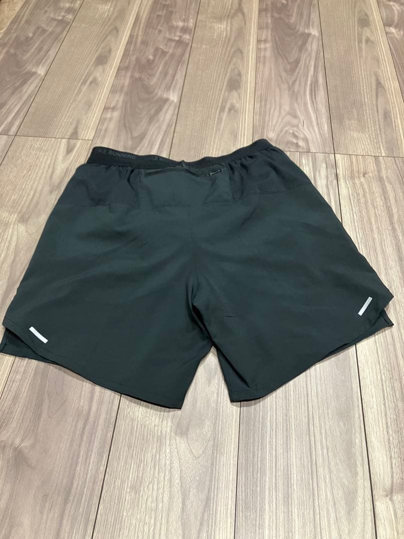 NIKE DRI-FIT 黒ショートパンツ INEOS