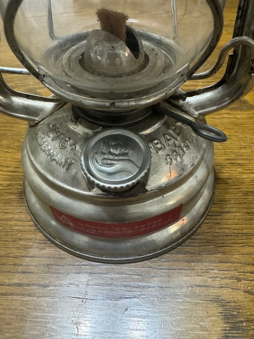 オイルランタン シルバー 金属製　アンティーク　オイルランプ